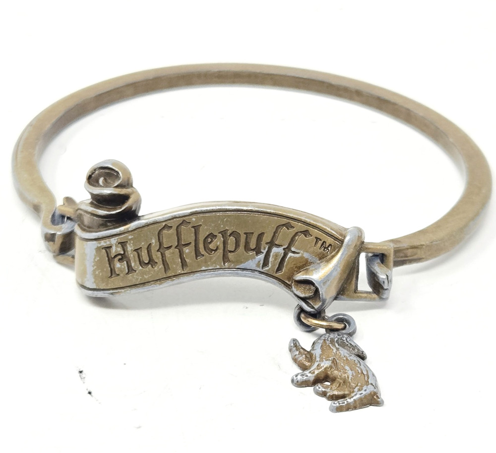 Universal Studios Wizarding World of Harry Potter Hufflepuff Clasp Bracelet